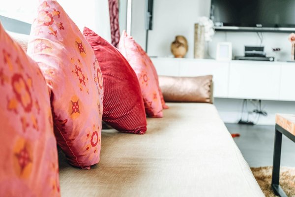 What Makes UK Women's Fashion Unique Around the World?